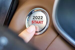 A keyless vehicle in Springfield, IL with a 2022 start button that a vehicle owner is pressing for a new year’s resolution.